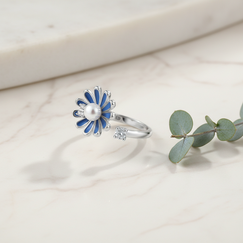 Design: Navy Daisy Pearl